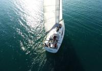 sejlbåd bavaria 46 sejlads hav dæk sejl